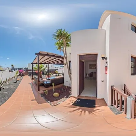 Alba Deluxe & Pool *