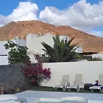 فيلة Alba Deluxe & Pool *