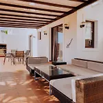 فيلة Alba Deluxe & Pool *