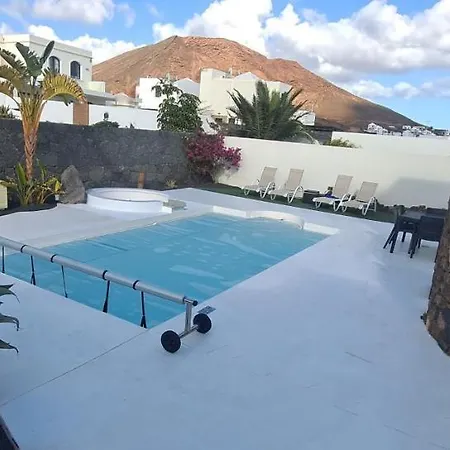 Alba Deluxe & Pool Villa Playa Blanca