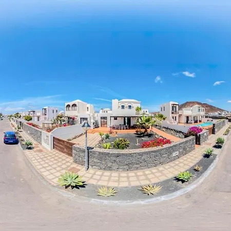 Alba Deluxe & Pool Villa