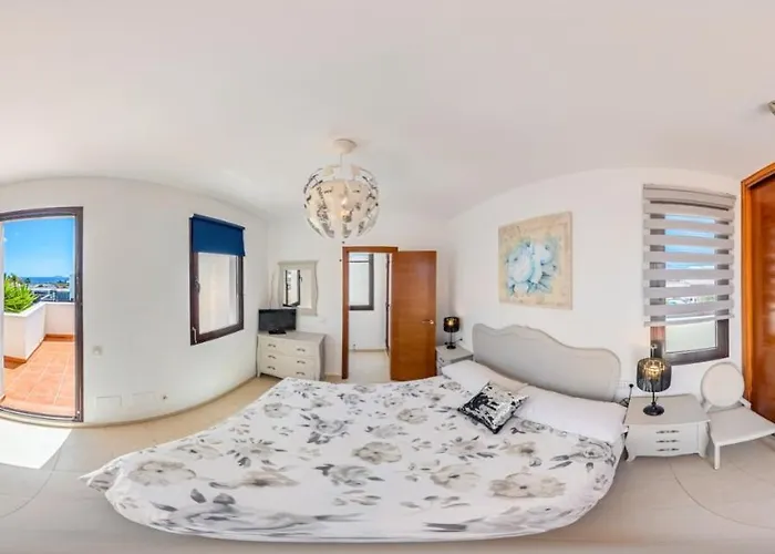 Alba Deluxe & Pool 플라야블랑카